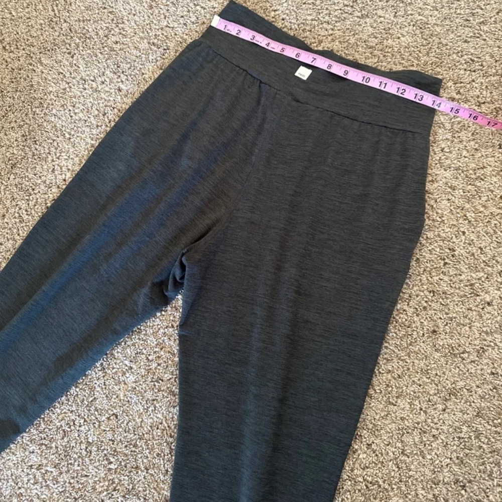 Vuori Lux Harem Jogger Pants size Medium in Charcoal Grey Heathered - Picture 12 of 12